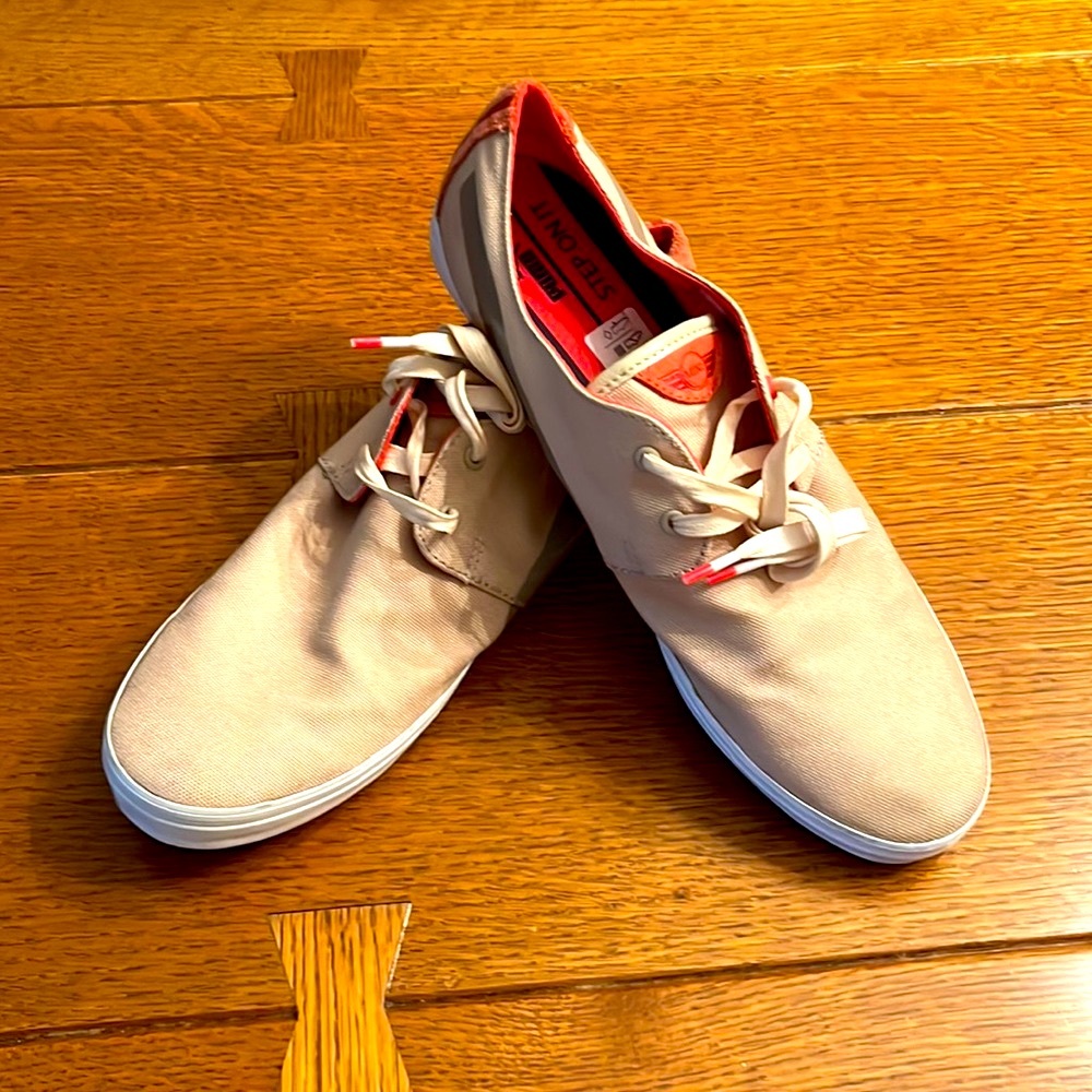 Puma Mini “Step on it” Tennis Shoes (Size 9)